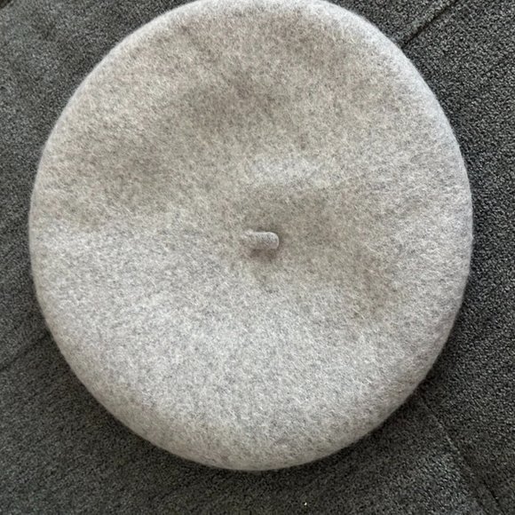 ✨NWT Grey Heather Beret Wool French Parisian Hat - Picture 2 of 3